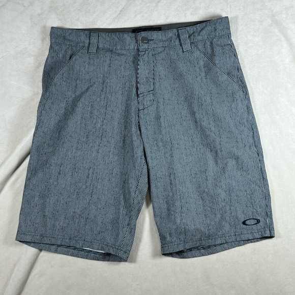 Oakley 34W Classic Gray Black Stripe Performance Shorts EUC - Picture 1 of 8